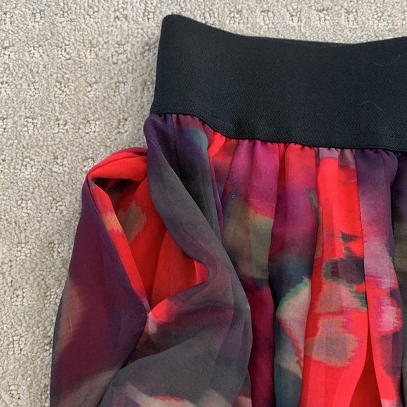 Express flowy skirt - Picture 3 of 4